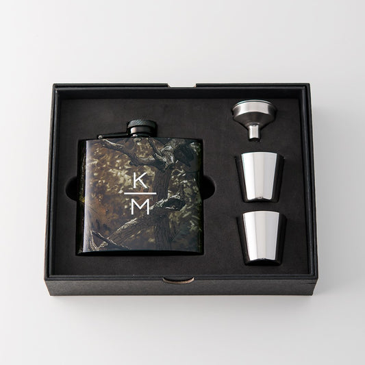 Personalized Camo Hip Flask Wedding Gift - Stacked Monogram - Vispro Designs